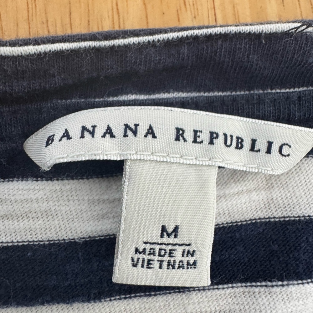 Banana Republic Blue/White Striped Boat Neck w/Button Detail 3/4 Sleeves Size M - Picture 6 of 9